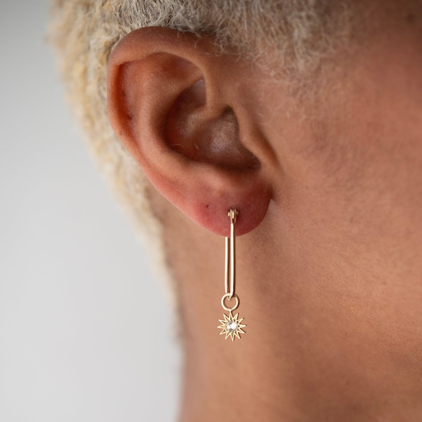 Inverted Diamond Spur Single Hoop