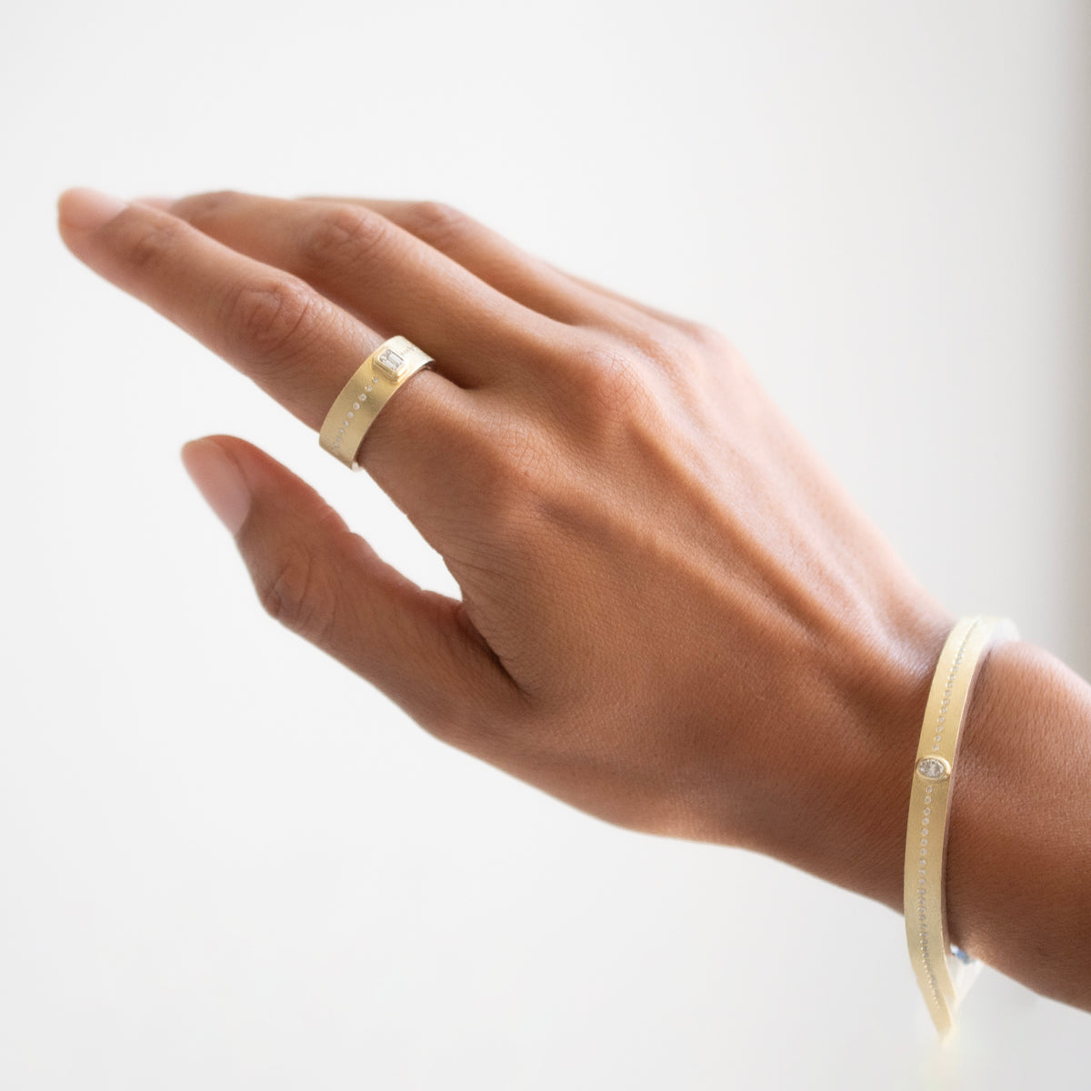 Junia Plus 6mm White Diamond Bangle