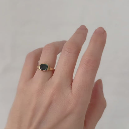 Aurora Sapphire Ring