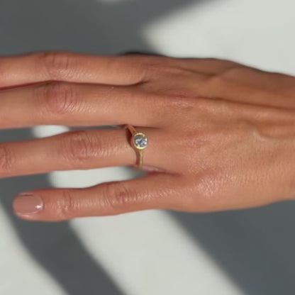 Organic Band White Diamond Solitaire
