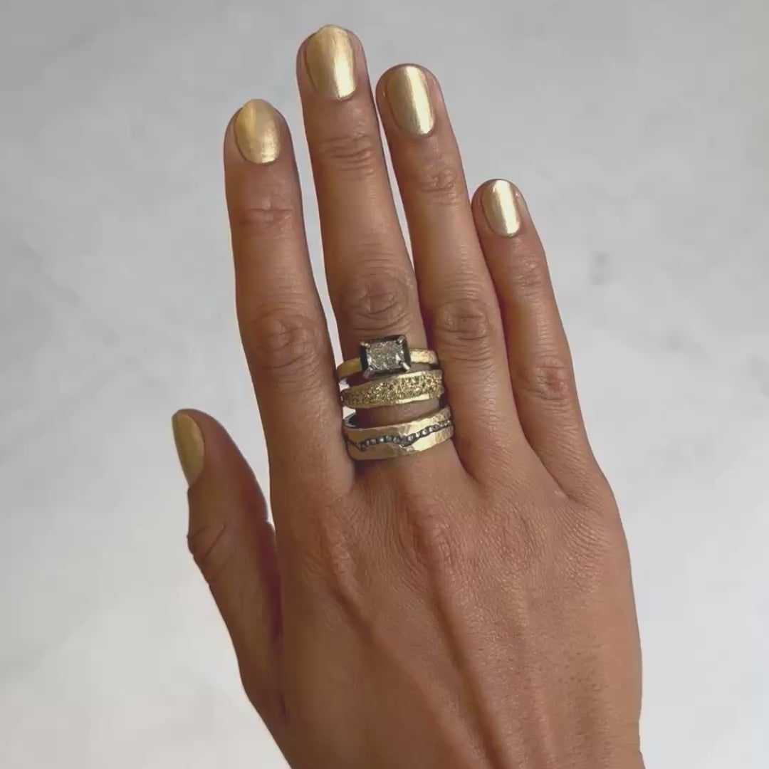 Diamond Valley Gold Fissure Ring