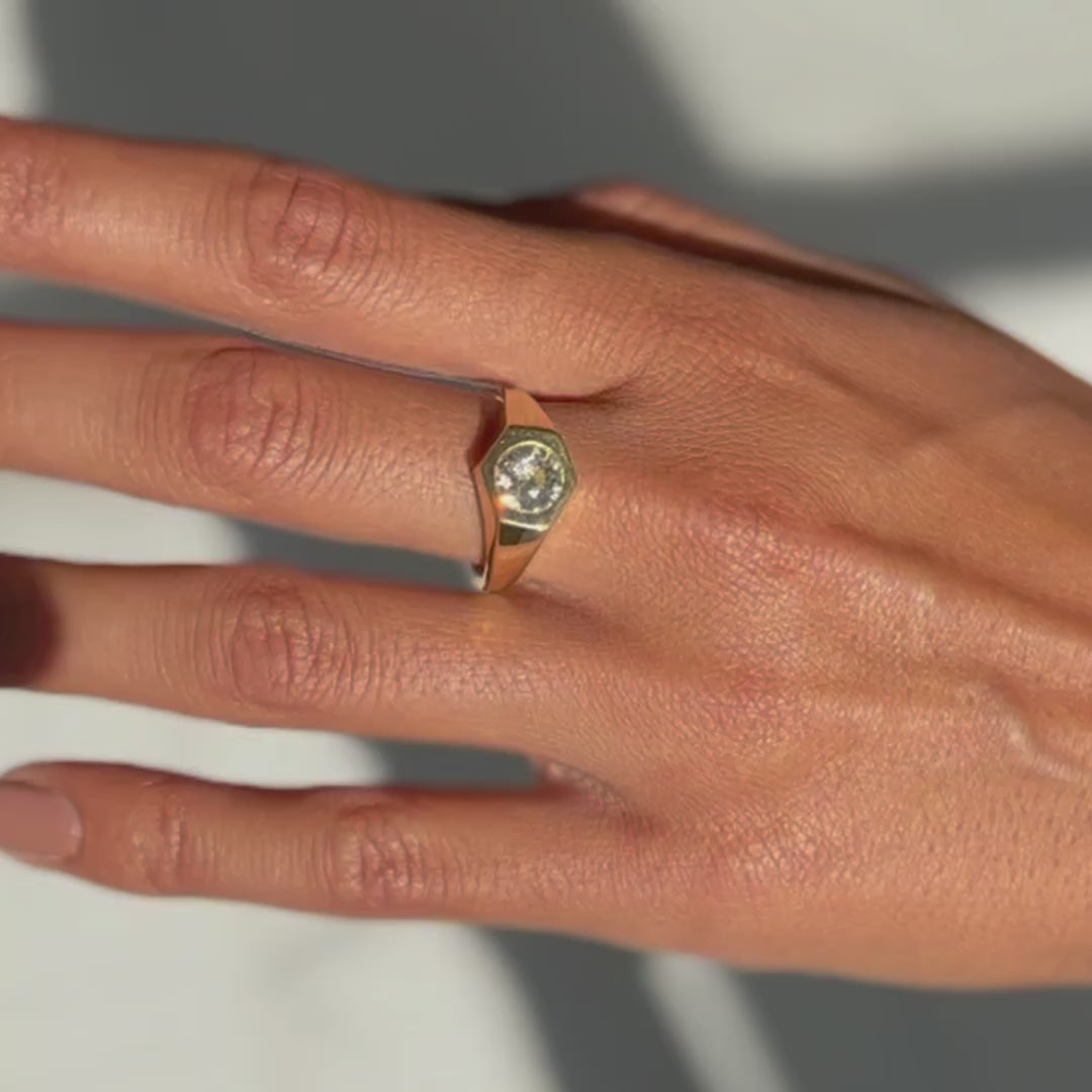 Supernova Diamond Signet Ring