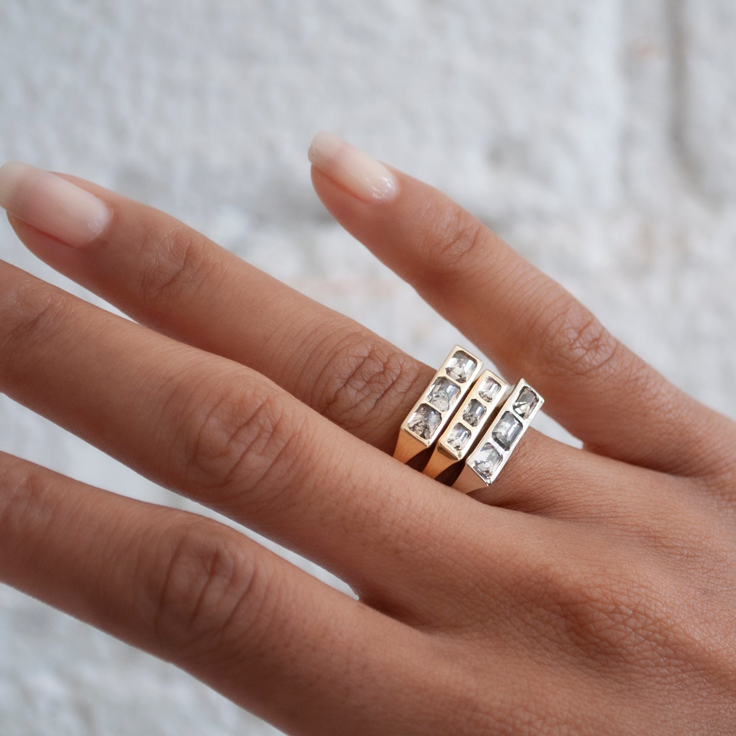 Bespeckle Bar Ring