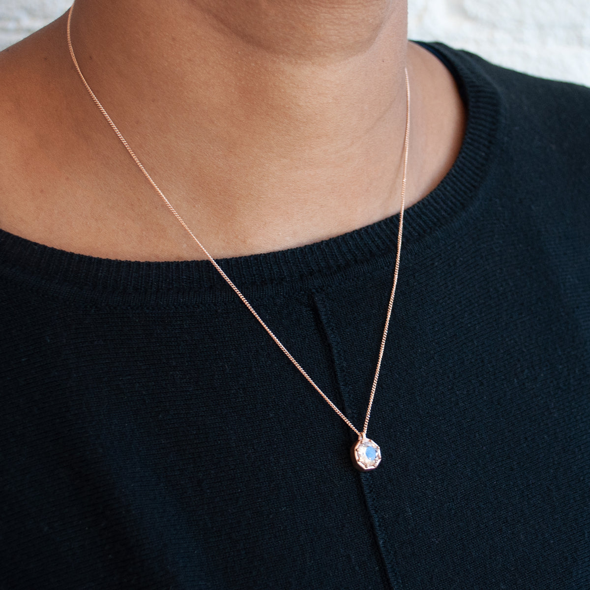  Lauren Wolf’s pink morganite necklace worn on the neck