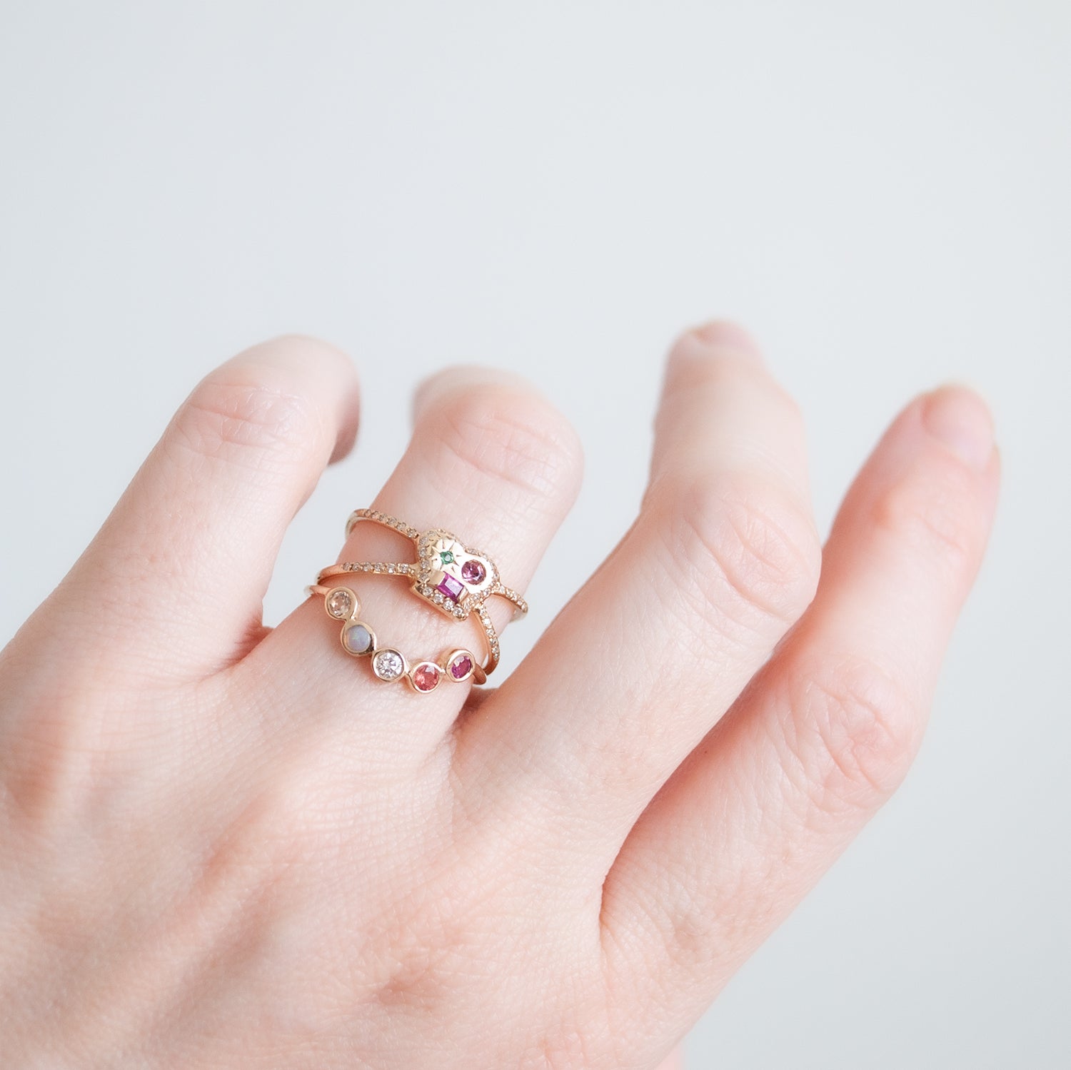 The Mixed Gems Curve Band