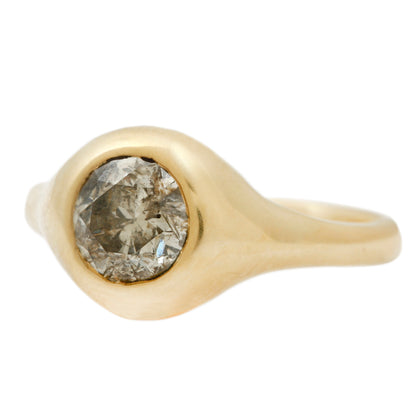 Round Diamond Swell Ring