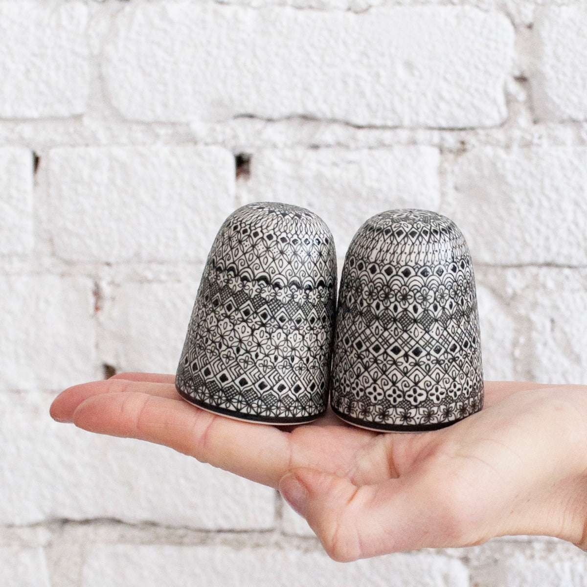 Javier Servín Cerámica Salt + Pepper Shakers